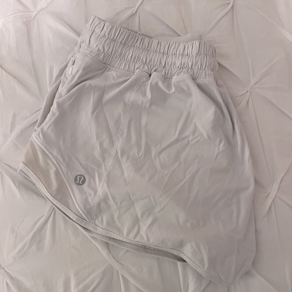 Lululemon 2.5 inch hotty hots